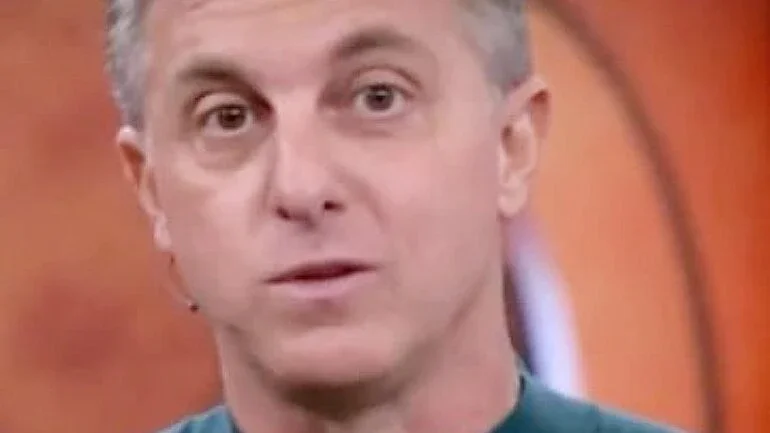 Luciano Huck contrata bailarina demitida por Faustão: 