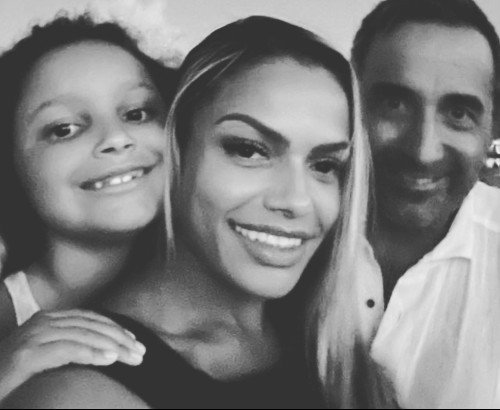 Atriz Quitéria Chagas emociona fãs ao anunciar morte do marido: 'Alastrou no corpo'
