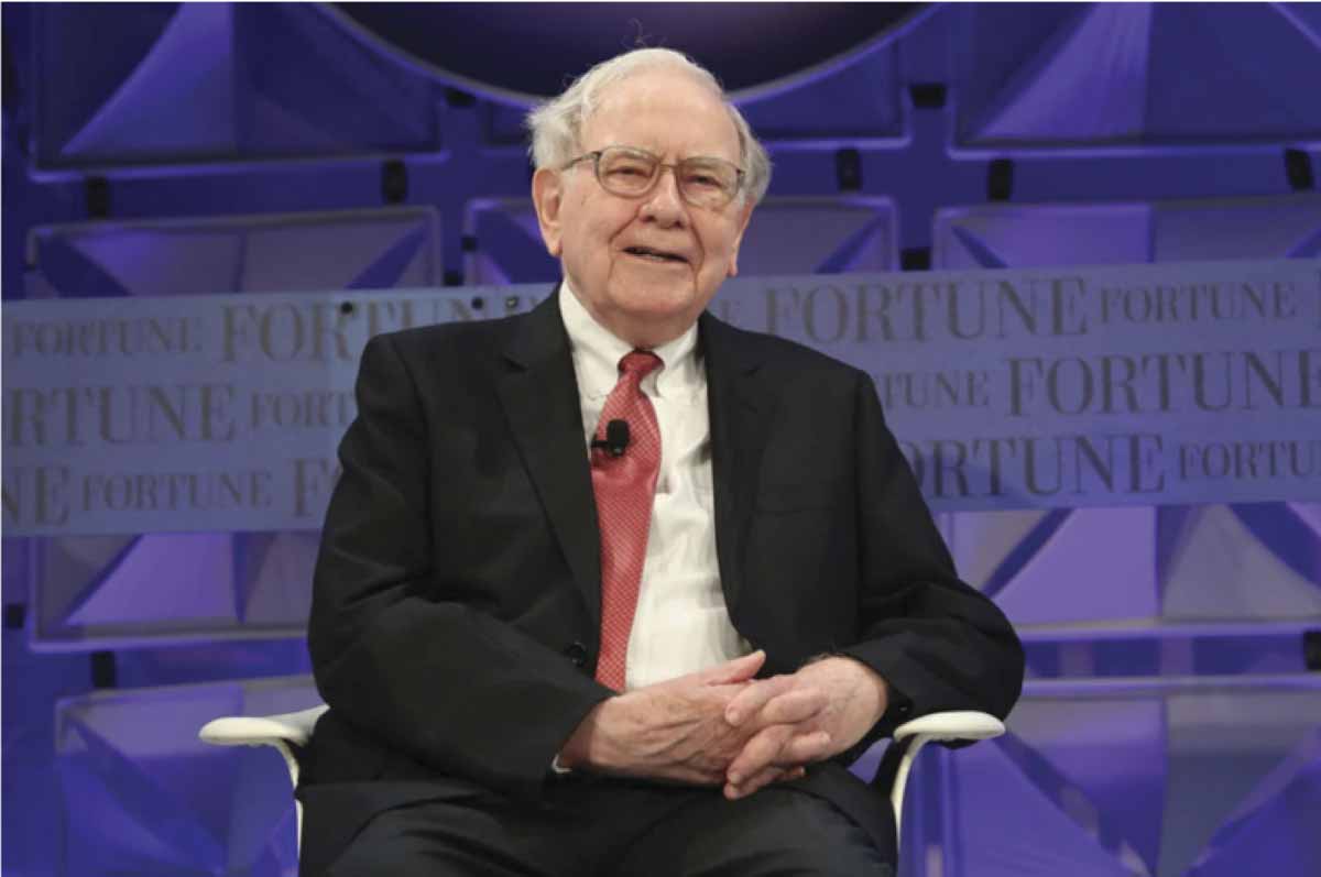 US$ 100 se tornaram US$ 104,6 bilhões: conheça o investimento que foi decisivo para a fortuna de Warren Buffett