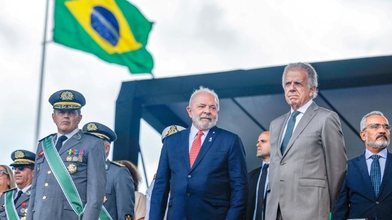 Autor de PEC para alterar artigo 142 não vê engajamento no Congresso: 'Falta apreço pela democracia'