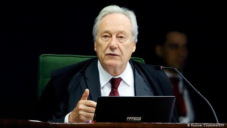 Lewandowski se aposenta do STF e abre vaga para nome de Lula