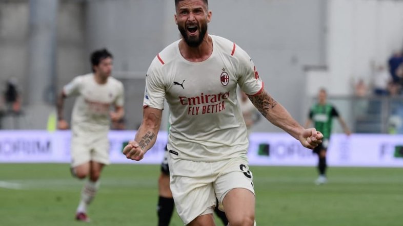 Milan oficializa renovação de atacante veterano por mais uma temporada