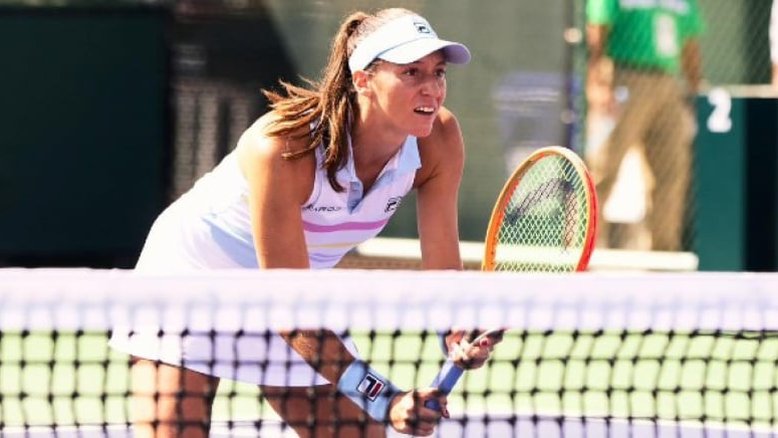 Luisa Stefani e Dabrowski vencem na estreia em Stuttgart