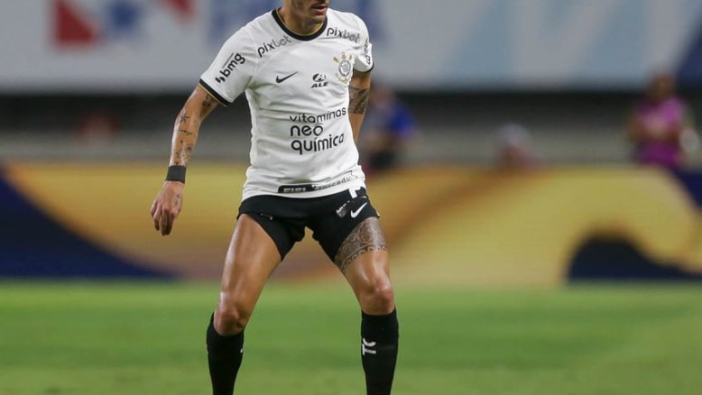 Corinthians muda estratégia por 'herança' da lateral-esquerda