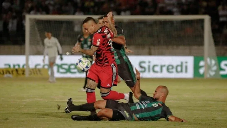 Com direito a 