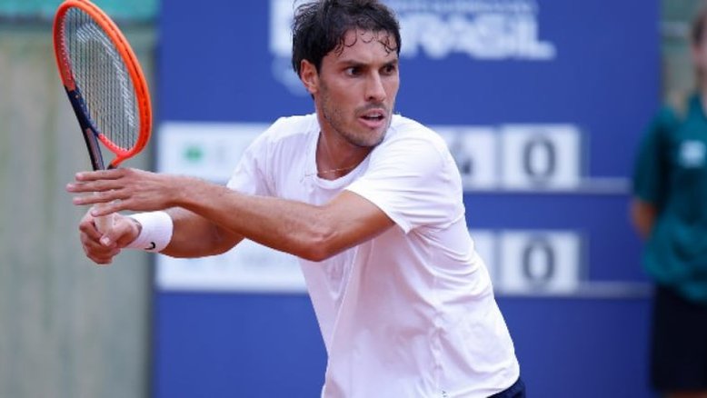Eduardo Ribeiro avança em Florianópolis