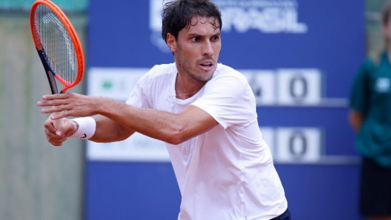 Eduardo Ribeiro avança em Florianópolis