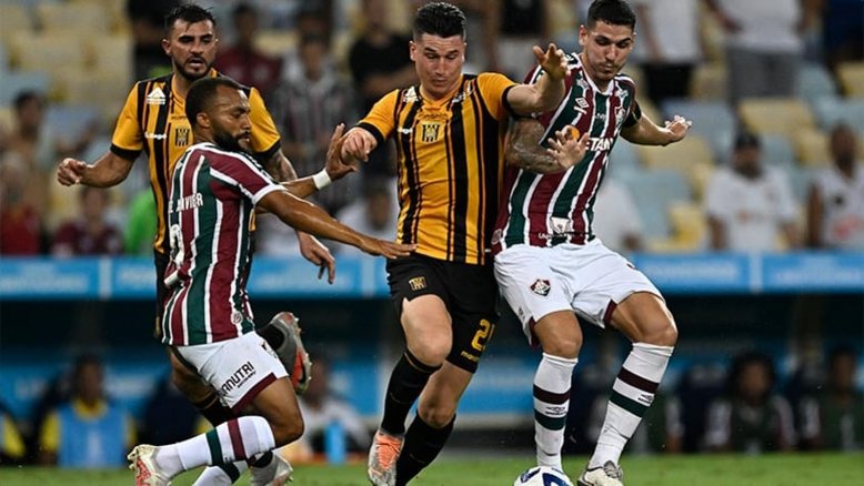 PVC critica gol anulado do The Strongest em derrota para o Fluminense: 'Não achei falta'
