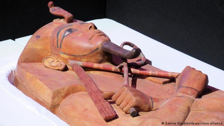 Em parceria excepcional, França exibe sarcófago de Ramsés II