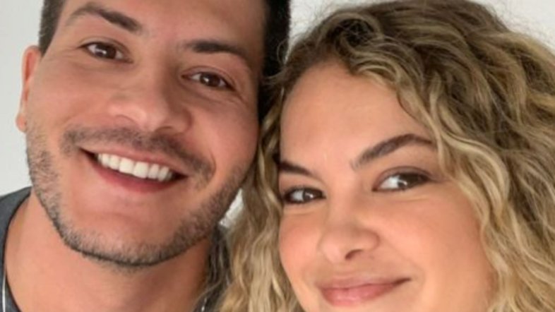 Arthur Aguiar reencontra ex e anima web: 'LuAr vivo'