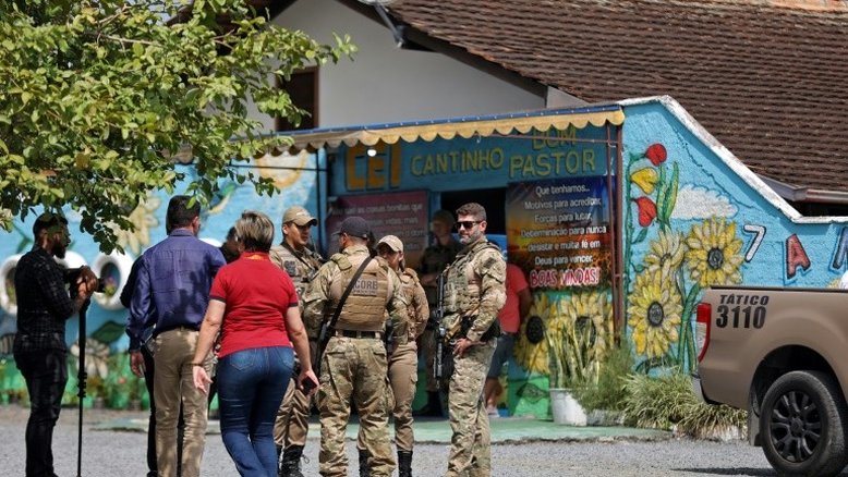 Blumenau: creche atacada reabre após mutirão de reforma de pais, professores e voluntários