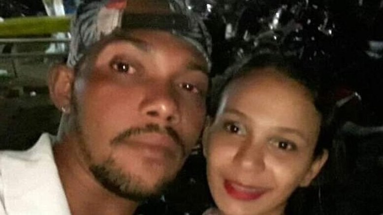 RO: Mulher é morta pelo marido a facadas na frente das filhas