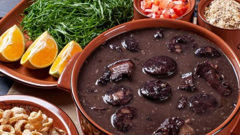 Feijoada beneficente do Beco do Rato, no Rio de Janeiro