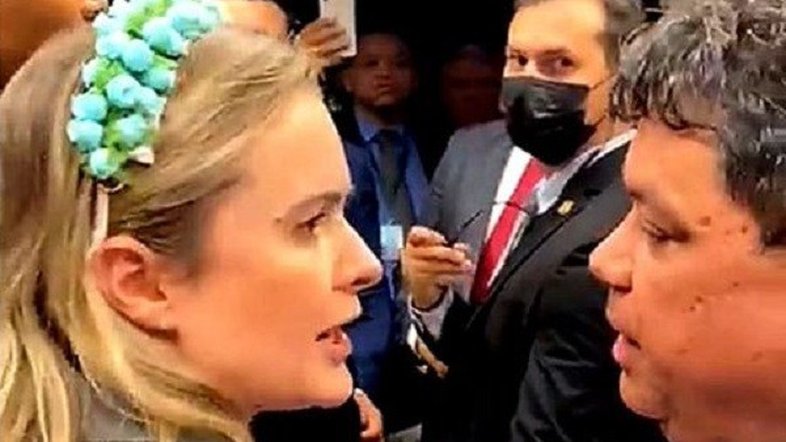 Júlia Zanatta e Mácio Jerry batem boca em comissão no Congresso
