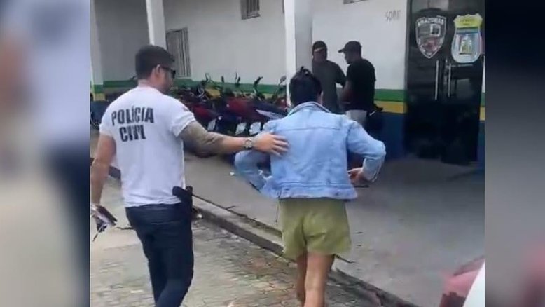 AM: Mulher é presa após colocar veneno de rato no suco do marido