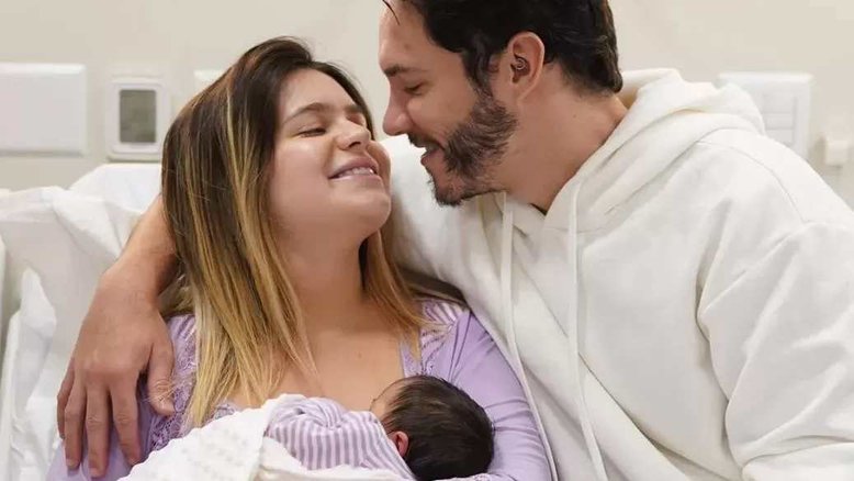 Eliezer reclama de cheiro de leite materno na casa:  'Misericórdia'