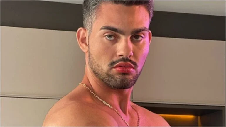 Mister São Paulo Gay, William Alkmin exibe bumbum perfeito em ensaio sensual