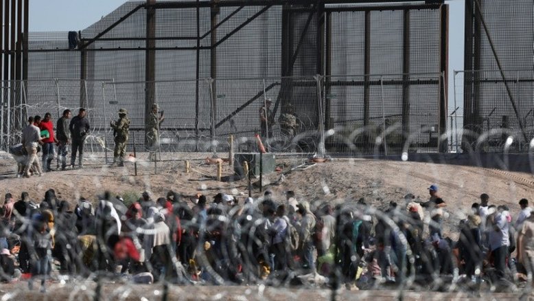 Milhares se dirigem para os EUA à espera de mudança de norma de imigração