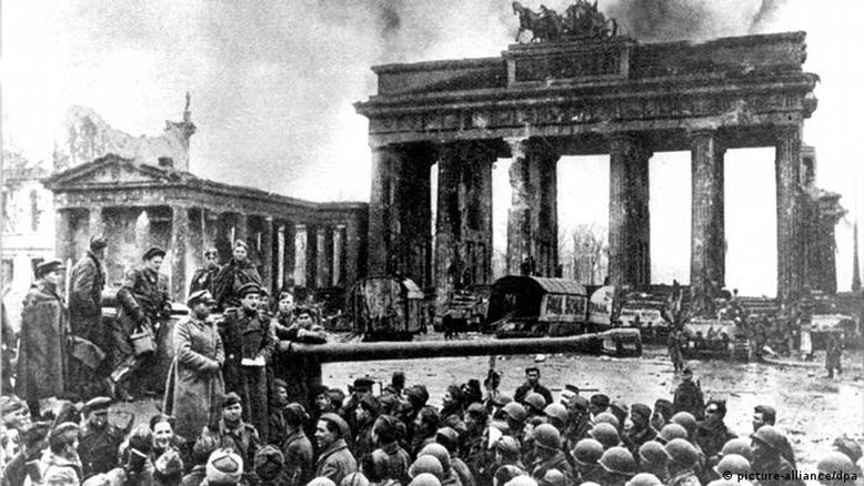 1945: Capitulação da Alemanha na 2ª Guerra