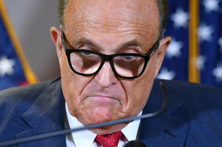 Giuliani, ex-advogado de Trump, é condenado a pagar US$ 148 milhões por difamação