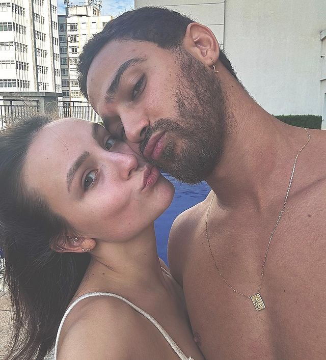 Larissa Manoela se declara para o noivo em meio a polêmicas com a família