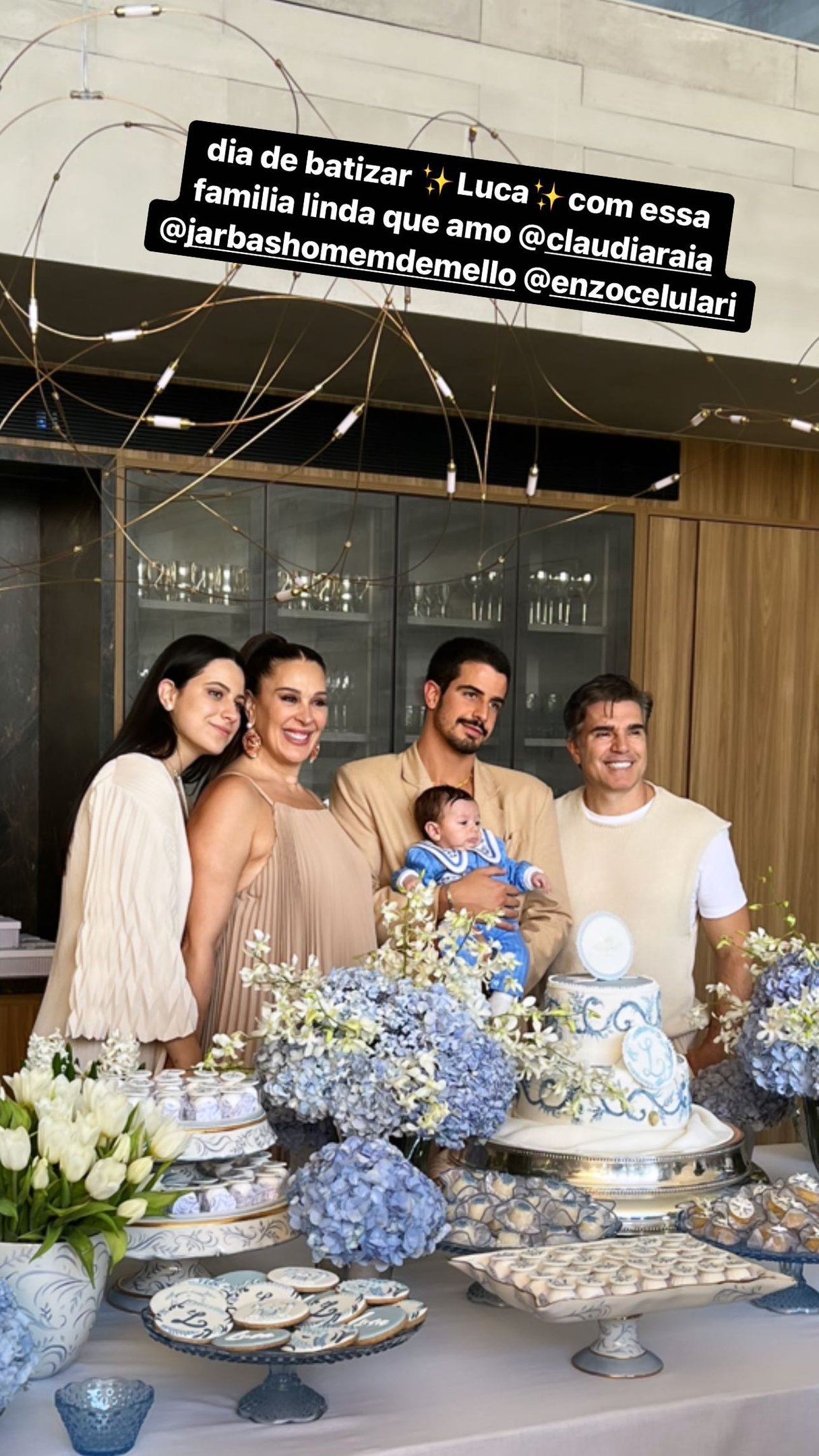 Cláudia Raia e Jarbas escolhem filhos da atriz como padrinhos de Luca 4 Cláudia Raia e Jarbas escolhem filhos da atriz como padrinhos de Luca