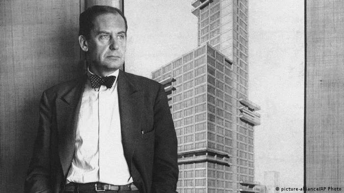 1883: Nasce o arquiteto Walter Gropius, fundador da Bauhaus