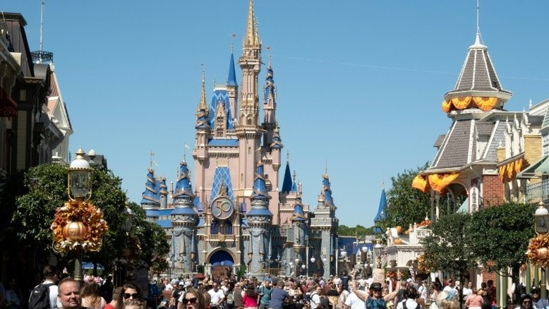 Disney supera as estimativas de lucro graças ao aumento da frequência aos parques