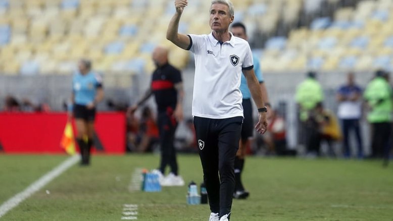 Luís Castro faz discurso motivacional antes do clássico entre Flamengo x Botafogo; confira