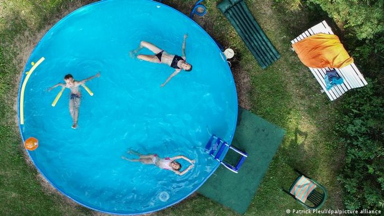 Seca leva França a proibir piscinas portáveis no sul do país