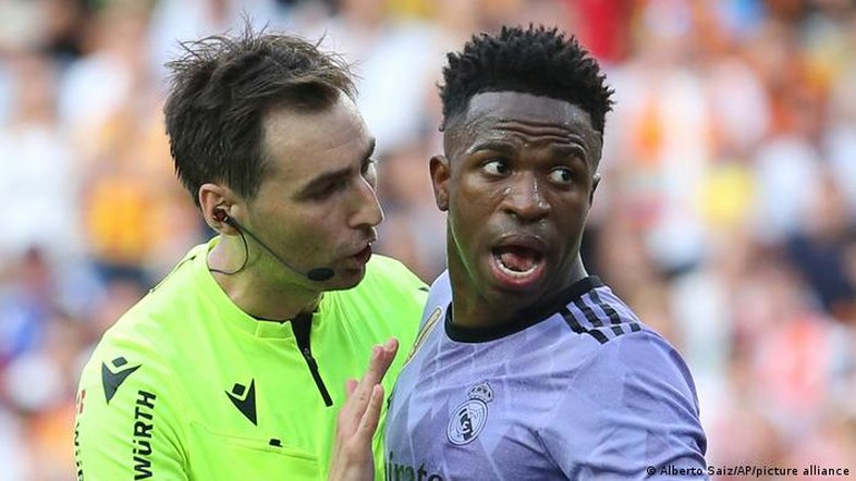 Vini Jr. é alvo de oito de nove ataques racistas denunciados na LaLiga