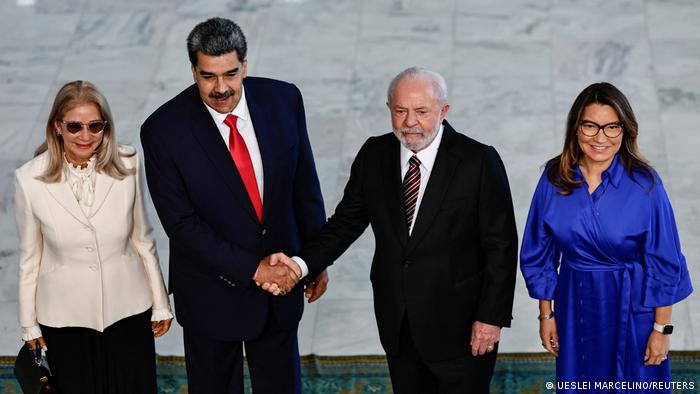 Após quase 8 anos, Maduro visita o Brasil e encontra Lula