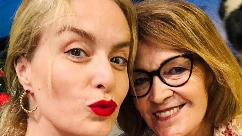 'Ela quem pediu', diz Angélica sobre ter dado vibrador de presente para mãe de 79 anos