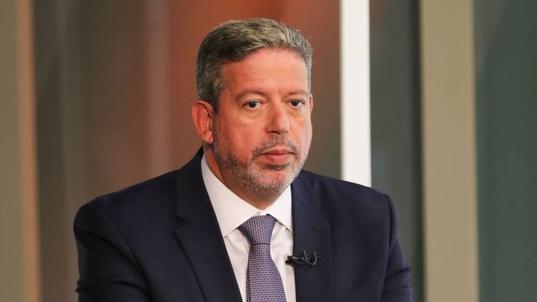 Lula disse que não quer 'se meter', mas precisa participar, diz Lira sobre sucessão na Câmara