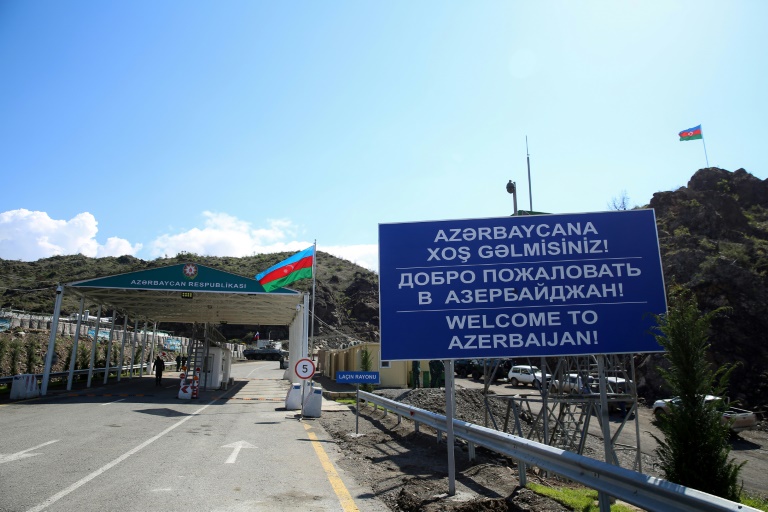 Aumentam as vítimas dos confrontos na fronteira entre Azerbaijão e Armênia  - Vatican News