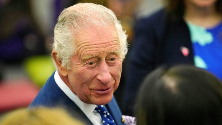 Charles III desacredita da quimioterapia e gostaria de tratar câncer com 'poções'