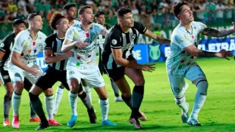 Goiás surpreende e derruba os 100% de aproveitamento do Botafogo no Brasileirão