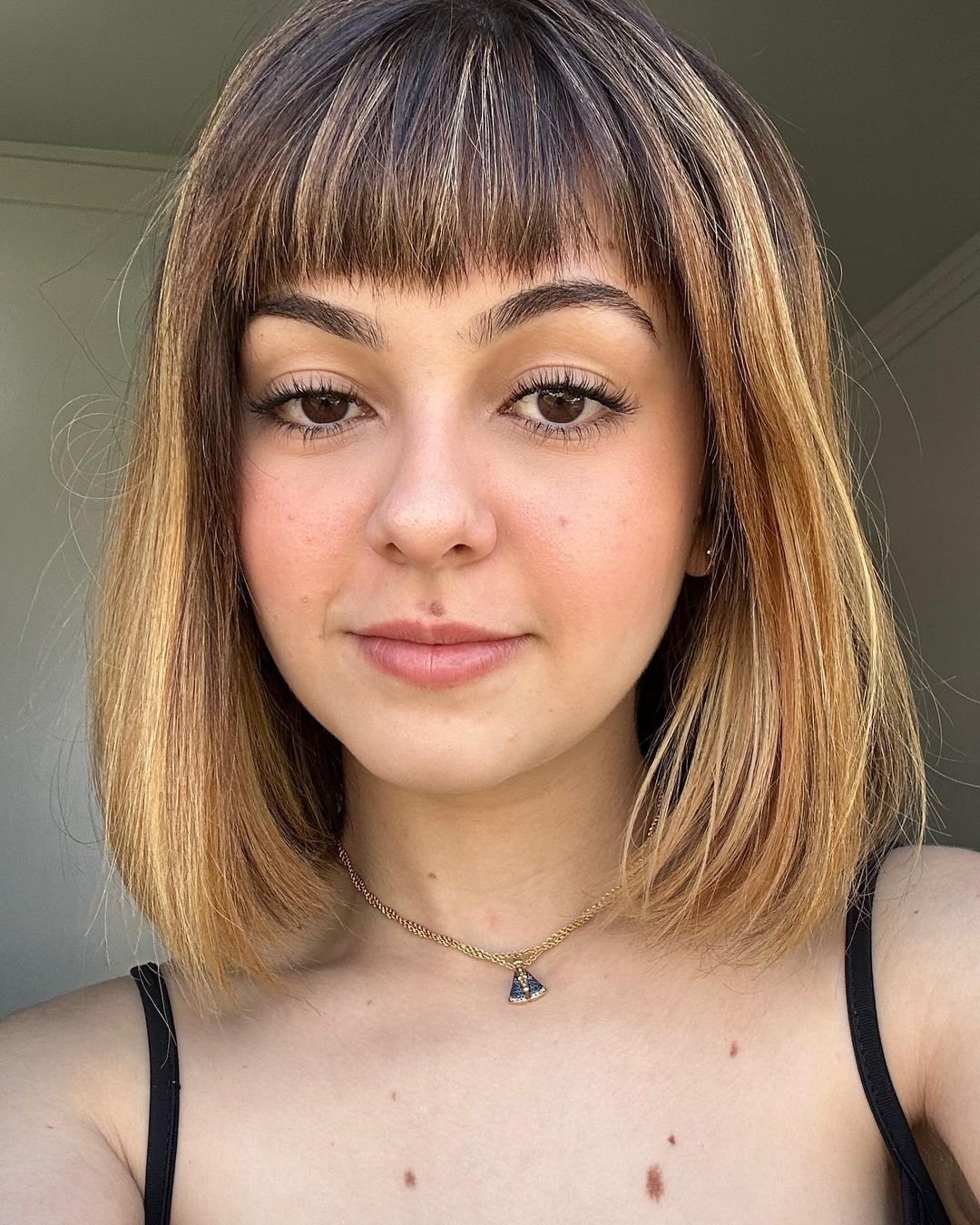 Klara Castanho surpreende web ao mostrar novo visual: 'Klara Loiro'