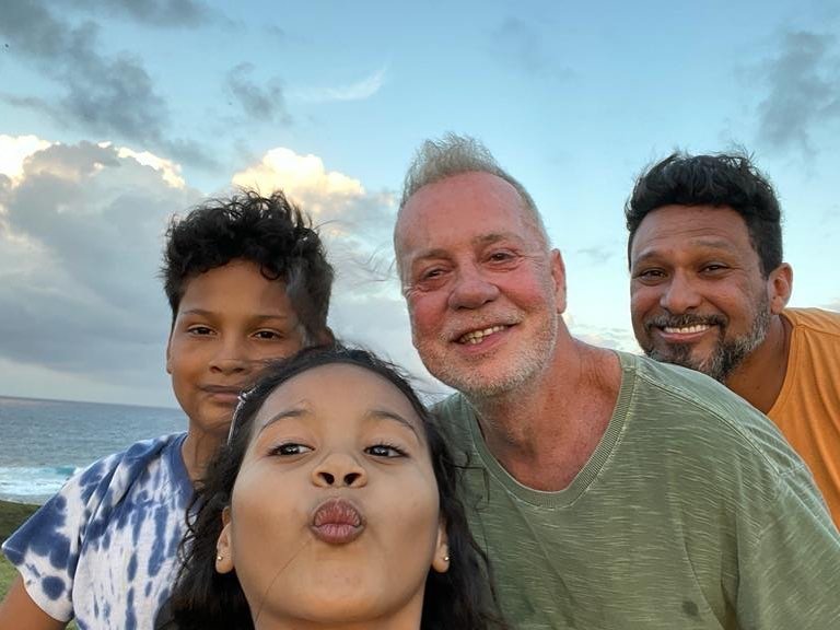 Luiz Fernando Guimarães faz declaração apaixonada ao marido: 'Meu moreno lindo' 22 Luiz Fernando Guimarães faz declaração apaixonada ao marido: 'Meu moreno lindo'