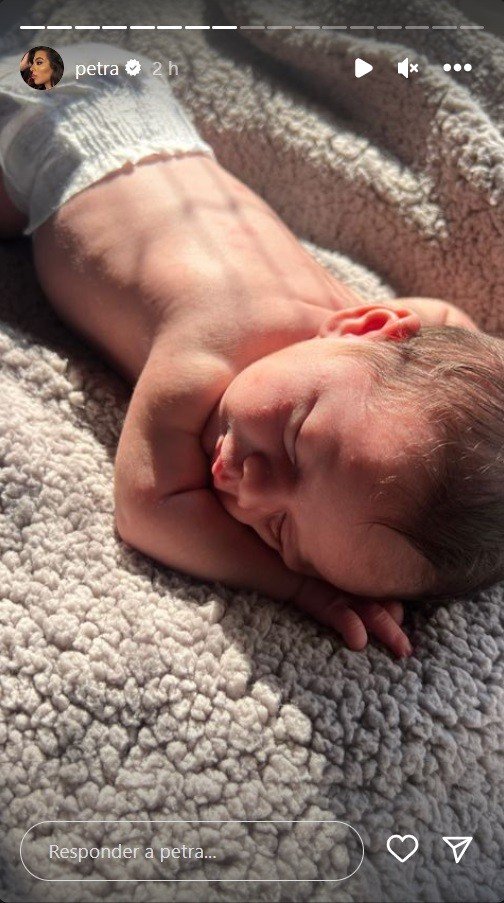 Petra Mattar apresenta bastidores do ensaio newborn do filho, Makai: ‘Morrer de amores' 6 Petra Mattar apresenta bastidores do ensaio newborn de seu primogênito: ‘Morrer de amores'