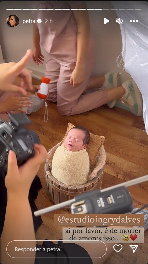 Petra Mattar apresenta bastidores do ensaio newborn do filho, Makai: ‘Morrer de amores' 8 Petra Mattar apresenta bastidores do ensaio newborn de seu primogênito: ‘Morrer de amores'