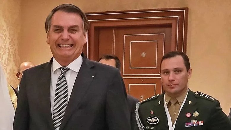 Bolsonaro e Mauro Cid