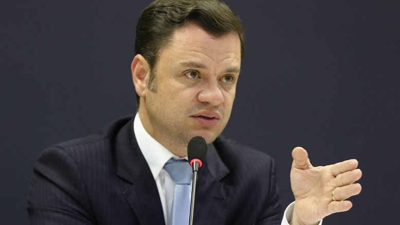 Deputado está preocupado com pássaros de Anderson Torres