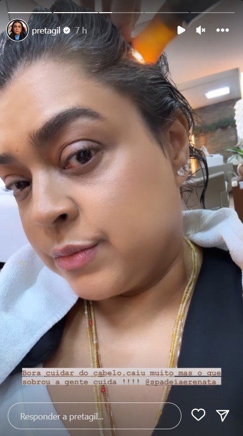 Preta Gil comenta sobre queda de cabelo no tratamento contra o câncer: 'Bora cuidar' 2 Em tratamento contra câncer, Preta Gil desabafa sobre queda de cabelo: ‘O que sobrou’