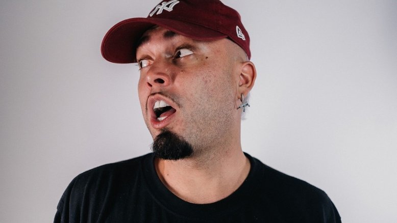 Tiktoker Matheus Melo soma 2 milhões de seguidores na rede social