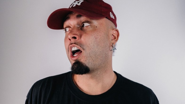 Tiktoker Matheus Melo soma 2 milhões de seguidores na rede social