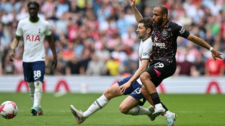 Na despedida de Lucas Moura da torcida, Tottenham leva virada do Brentford em casa