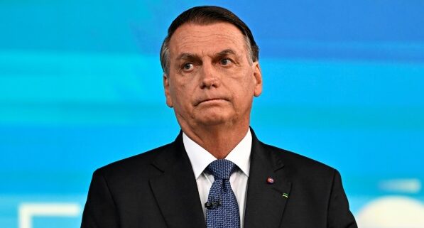 Direita admite necessidade de Bolsonaro reduzir falas extremistas após atentado no STF