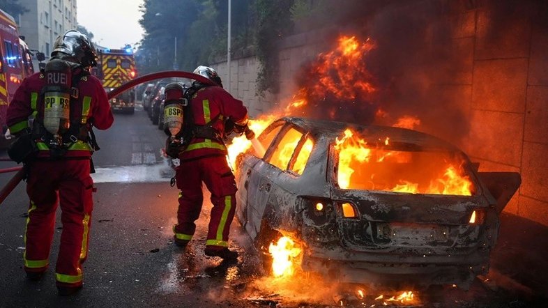 França tem distúrbios após morte de jovem em ação policial
