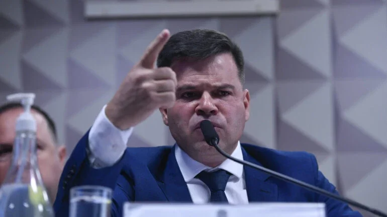 Em pronunciamento na CPMI, ex-diretor da Polícia Rodoviária Federal, Silvinei Vasquez